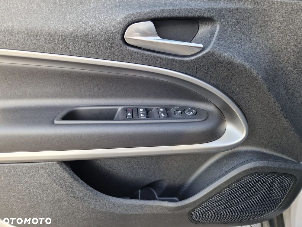 Jeep Avenger 54kWh Summit - 12