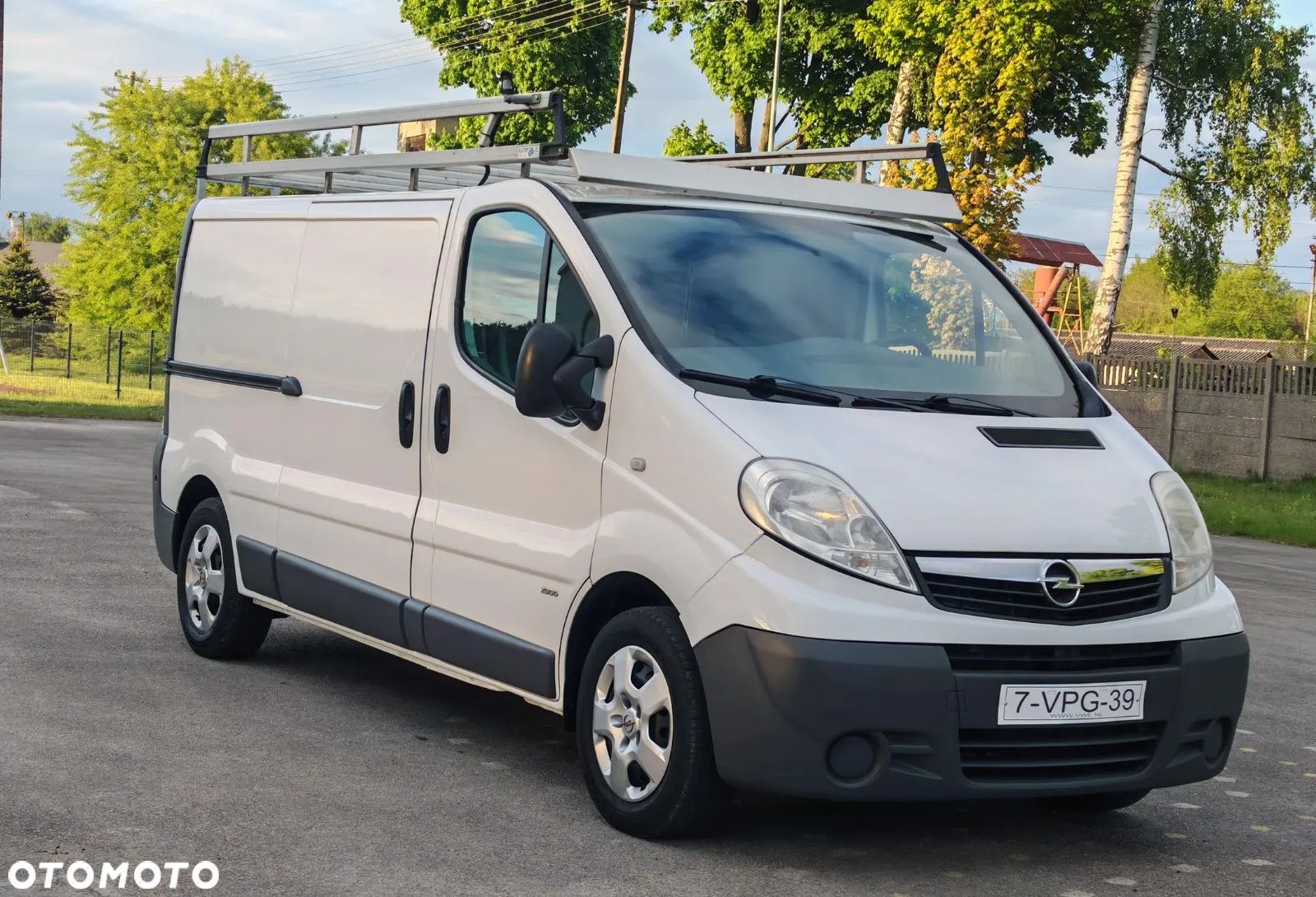 Opel Vivaro - 1
