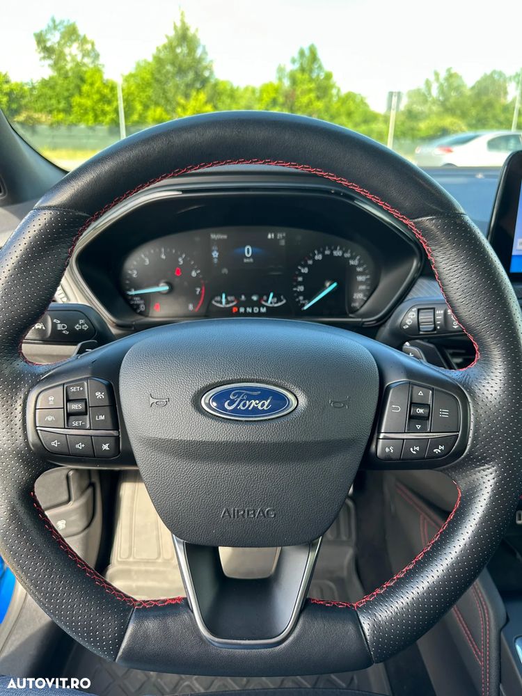 Ford Focus 1.5 EcoBoost ST-Line - 16