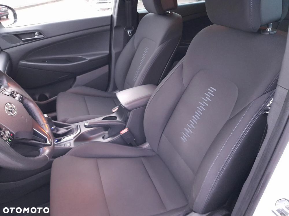 Hyundai Tucson 1.7 CRDI BlueDrive Comfort 2WD DCT - 11