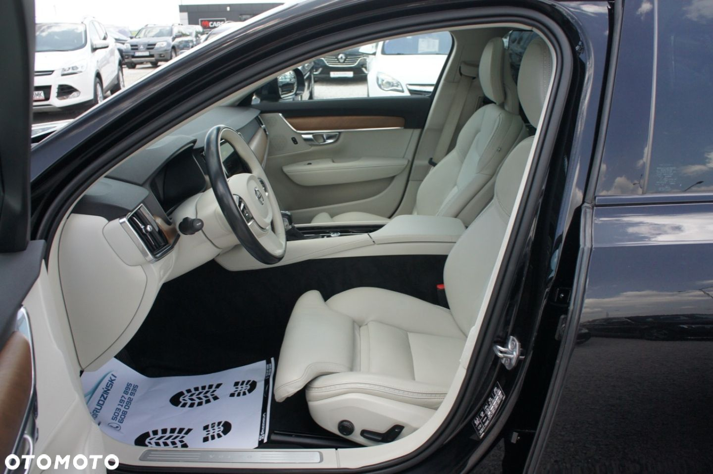 Volvo V90 Cross Country - 13