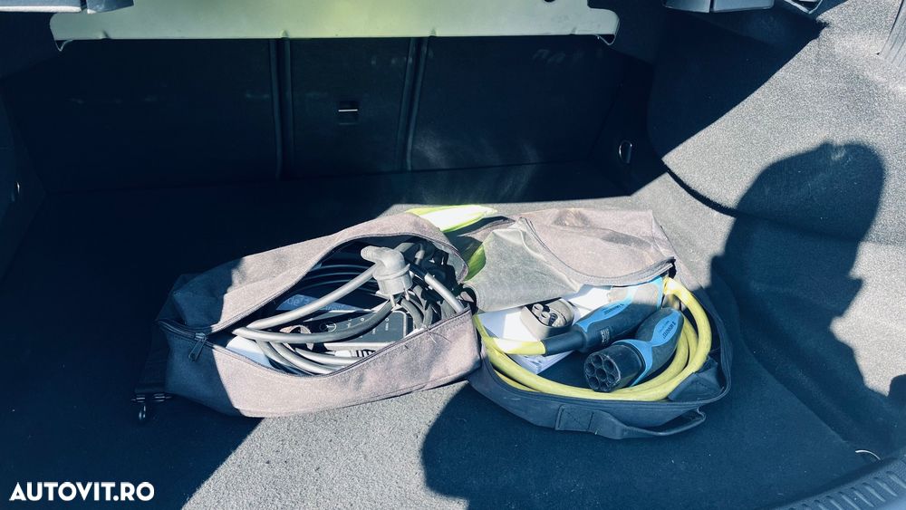 Mercedes-Benz A 250 e Sedan Aut. - 33