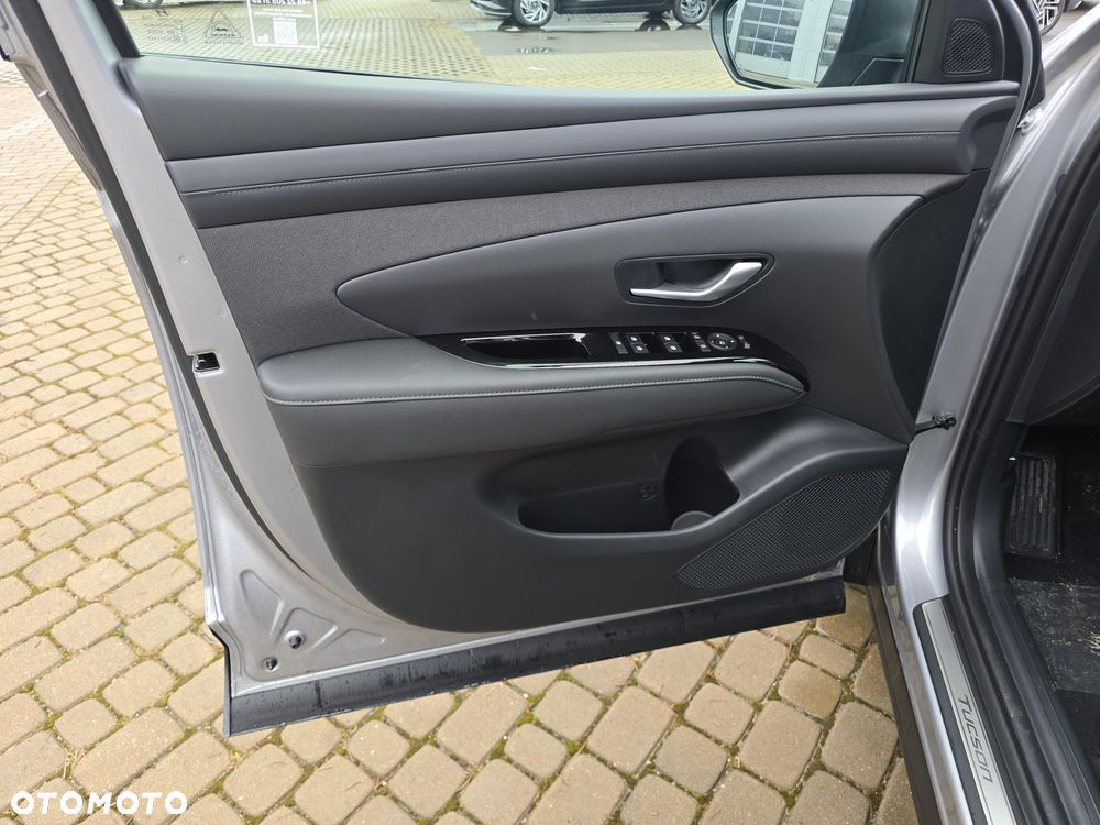 Hyundai Tucson 1.6 T-GDi HEV Executive 2WD - 13