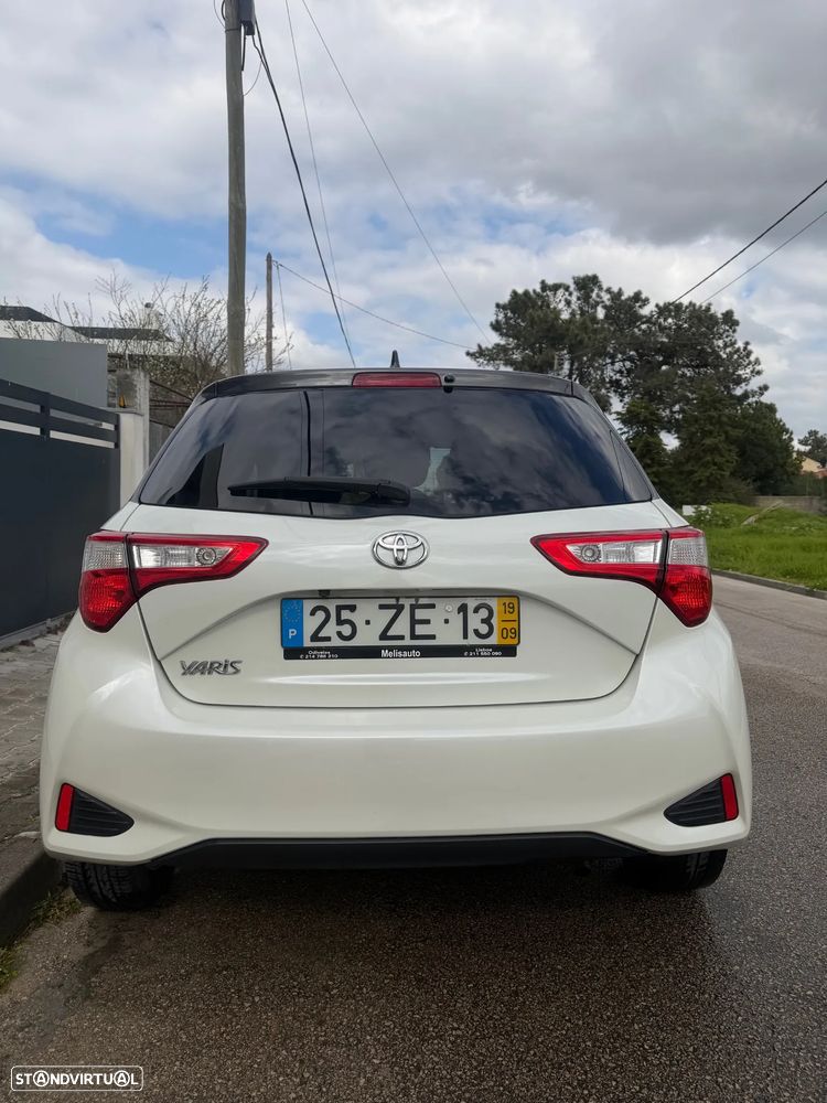 Toyota Yaris 1.0 VVT-i 20 Anos - 4