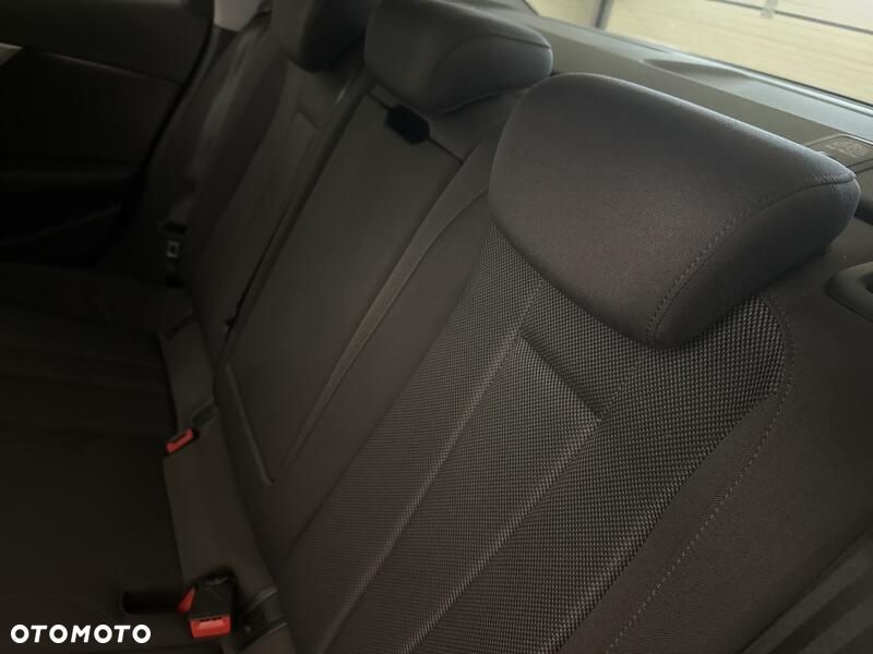 Audi A4 Limousine 35 TFSI mHEV S tronic - 19
