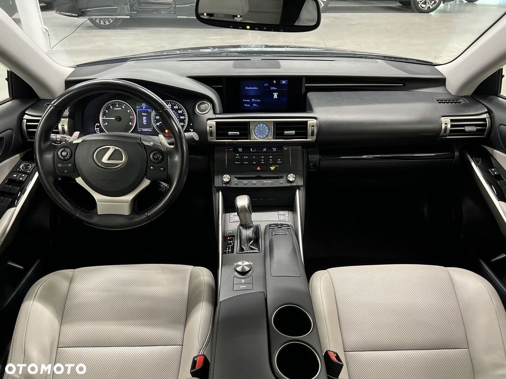 Lexus IS 200t Prestige - 15