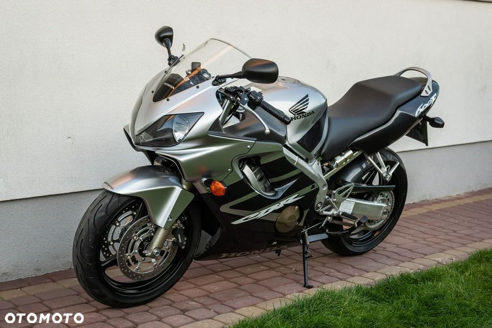 Honda CBR - 8