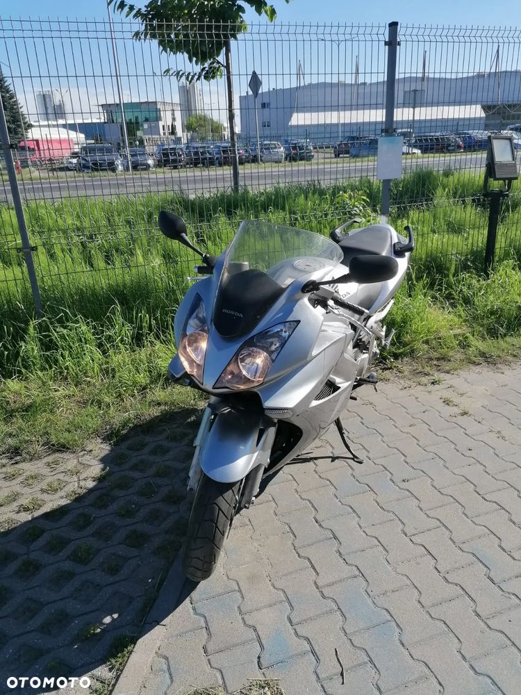 Honda VFR - 4