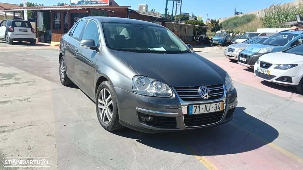 VW Jetta 1.6 TDi Confortline - 2