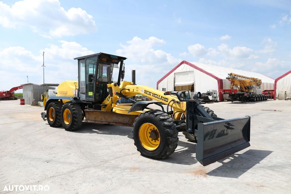 New Holland New Holland F156 - 1