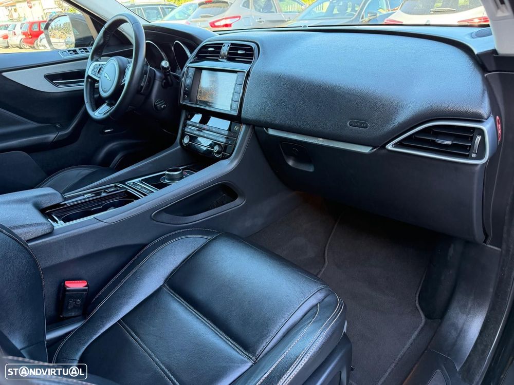 Jaguar F-Pace 2.0 i4D Prestige Aut. - 16