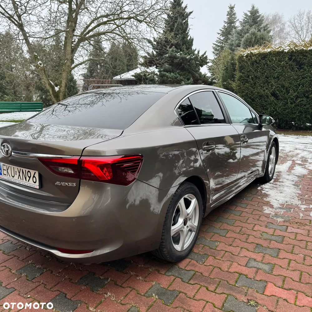 Toyota Avensis 2.0 Premium MS - 8