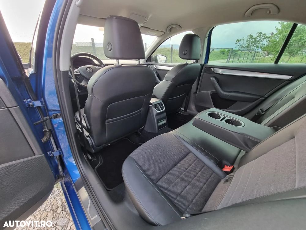 Skoda Octavia 2.0 TDI Sport Edition - 22