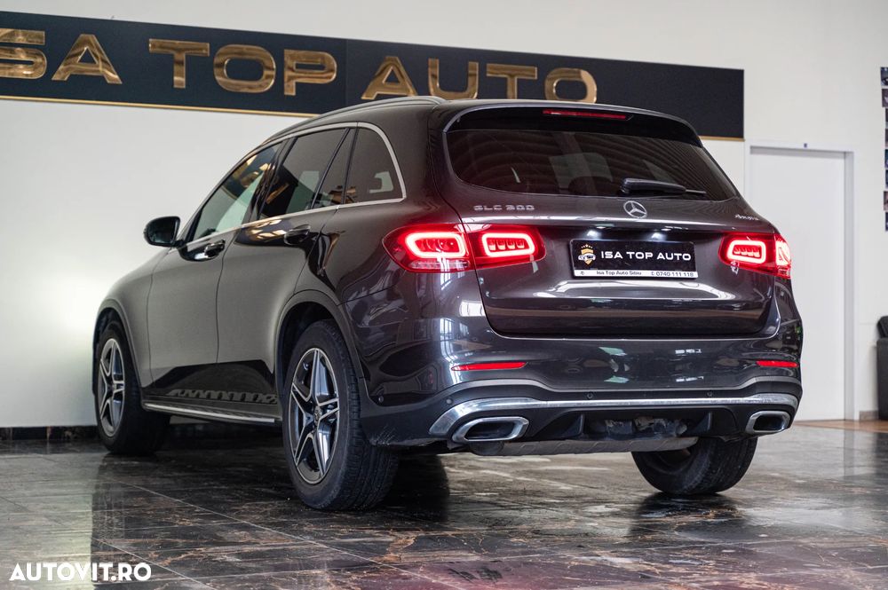 Mercedes-Benz GLC 300 4MATIC 9G-TRONIC AMG Line - 31