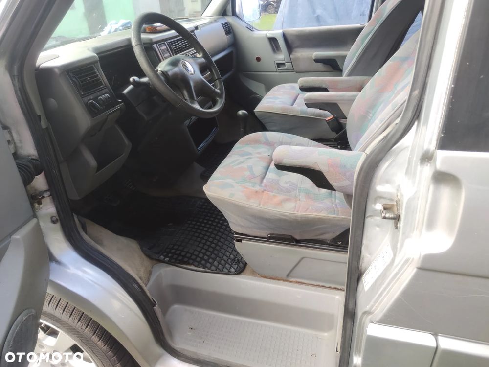 Volkswagen Multivan - 13