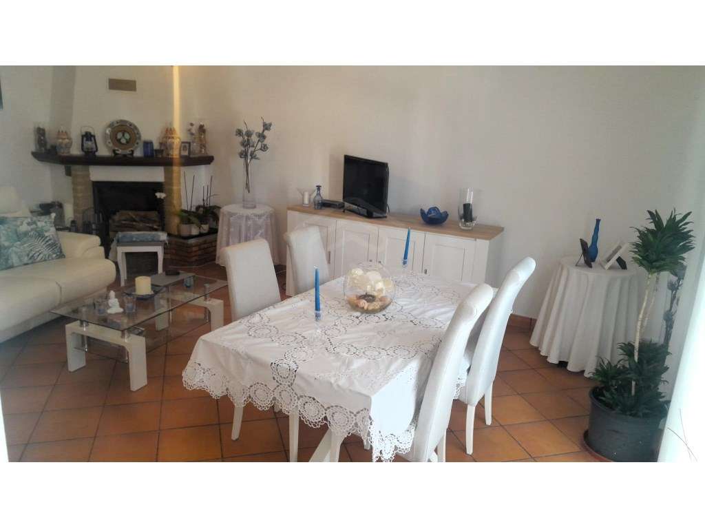 Moradia T2 duplex, com pátio, orientada a sul e a poente, Albufeira... - Grande imagem: 2/20