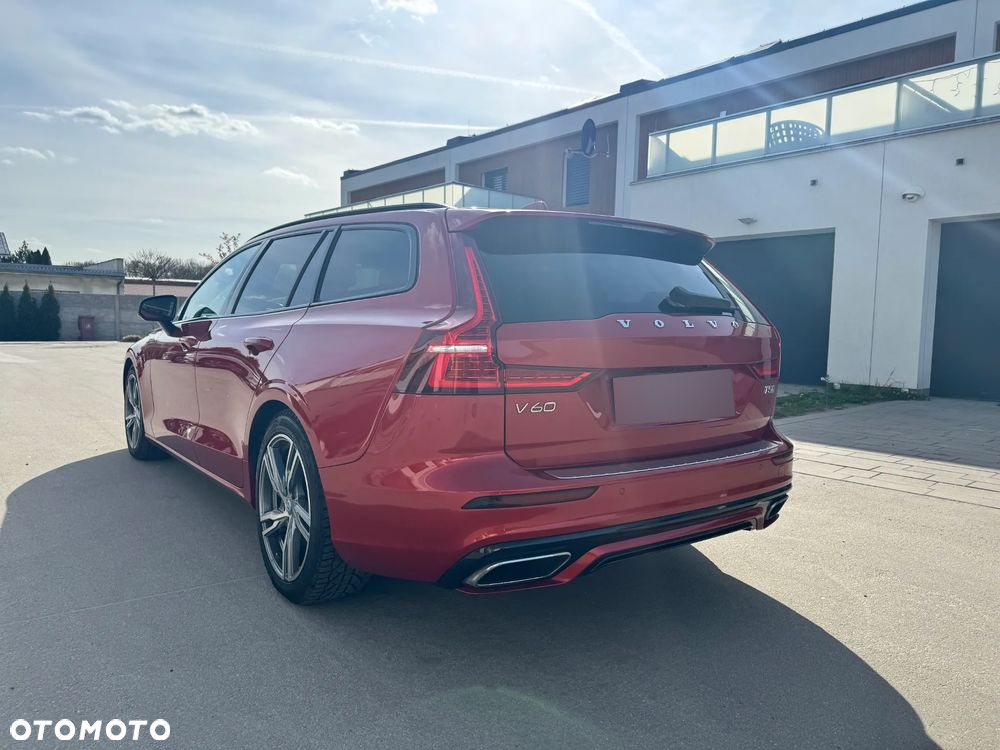 Volvo V60 T5 R-Design - 3