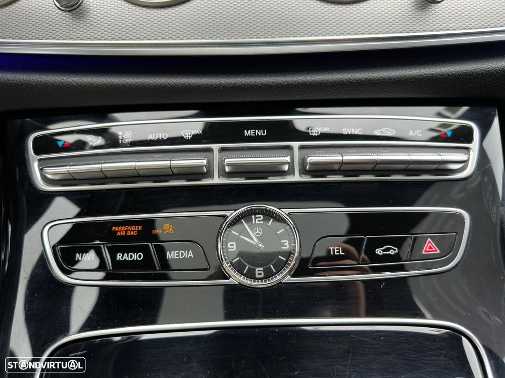 Mercedes-Benz E 220 d AMG designo - 12