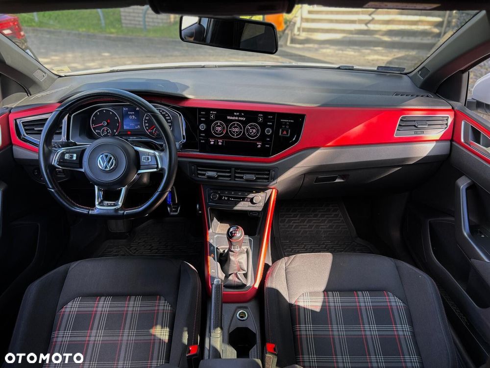 Volkswagen Polo 2.0 TSI GTI - 17