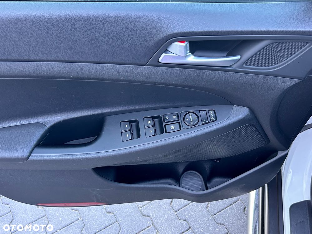 Hyundai Tucson 1.6 GDI BlueDrive GO 2WD - 21