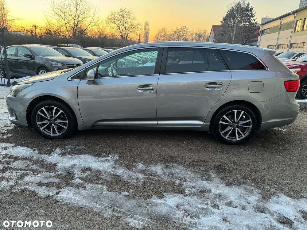 Toyota Avensis 1.6 Comfort - 2