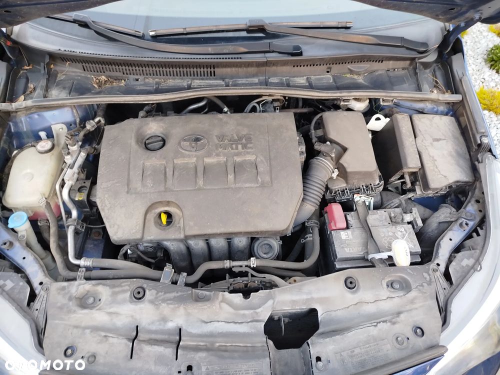 Toyota Avensis 1.8 Premium - 13