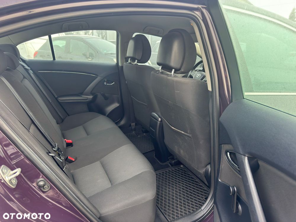 Toyota Avensis 2.0 D-4D - 12