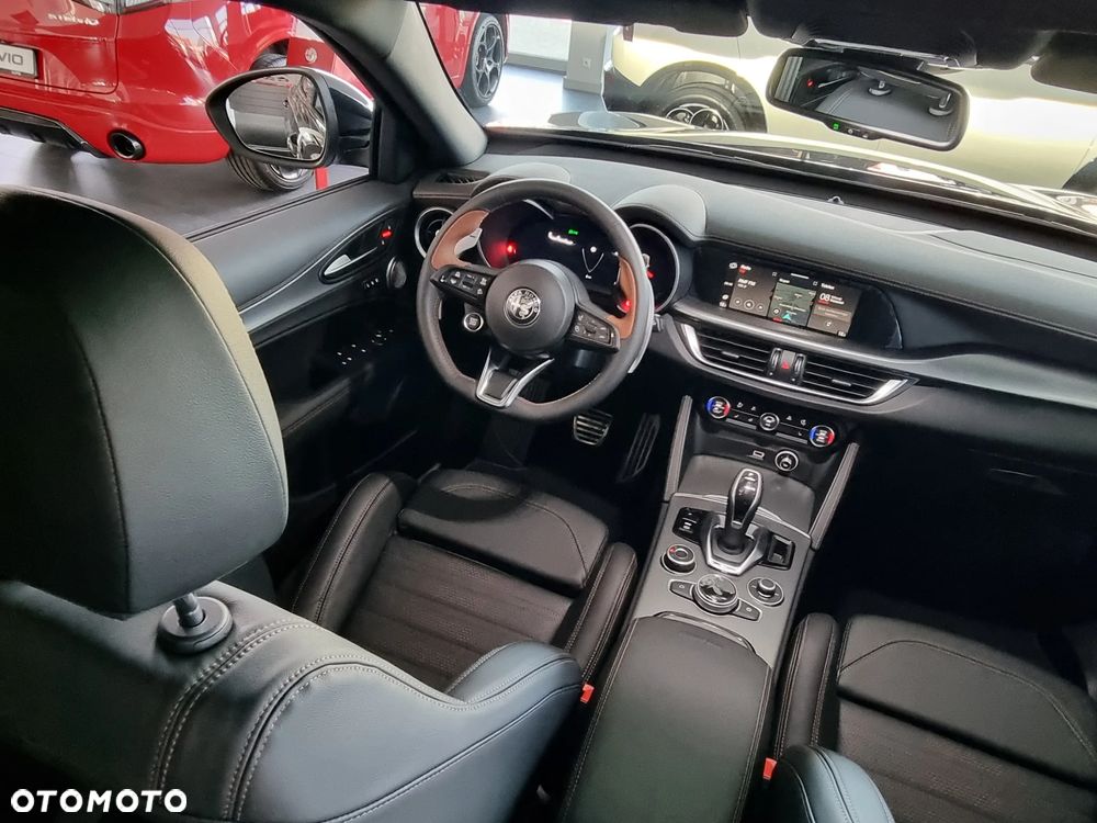 Alfa Romeo Stelvio 2.0 Turbo Intensa Q4 - 10