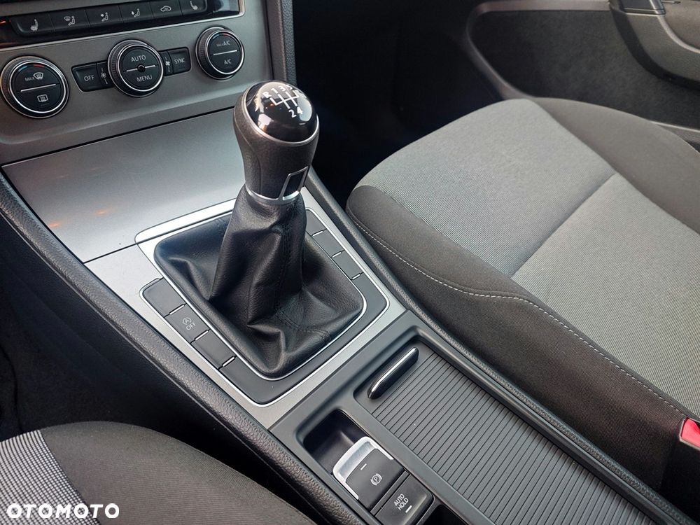 Volkswagen Golf 1.6 TDI BlueMotion Technology Comfortline - 36