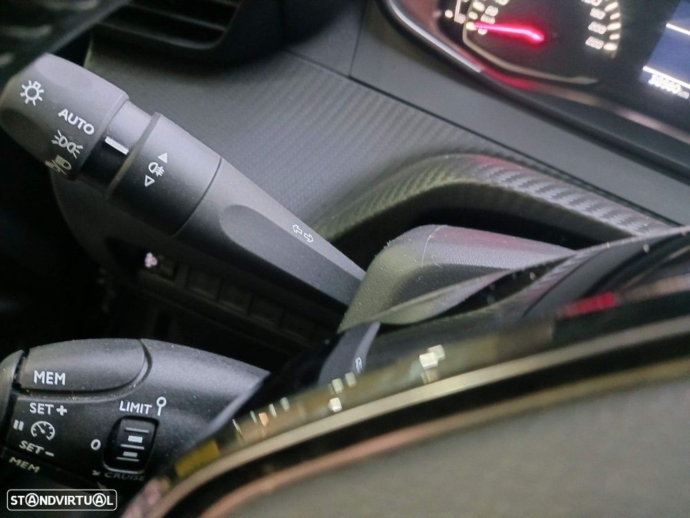 Peugeot 2008 1.2 PureTech Active Pack - 21