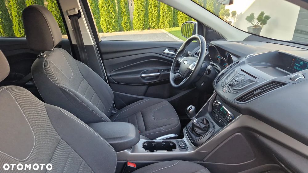 Ford Kuga 2.0 TDCi 2x4 Titanium - 11