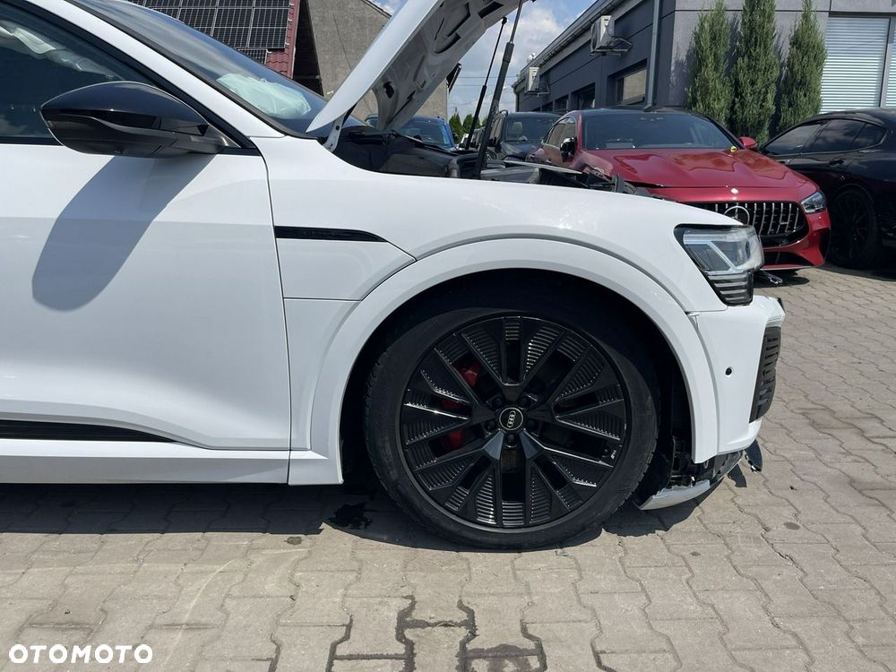 Audi Q8 Sportback e-tron - 22