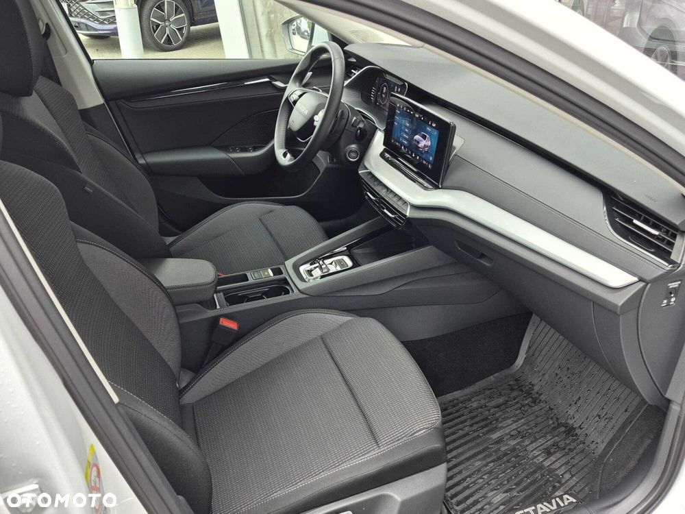 Skoda Octavia 1.5 TSI mHEV Selection DSG - 9