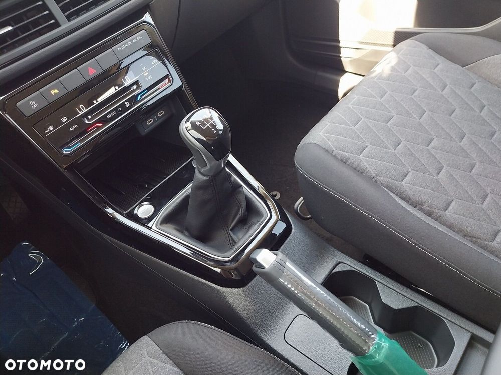 Volkswagen T-Cross - 13