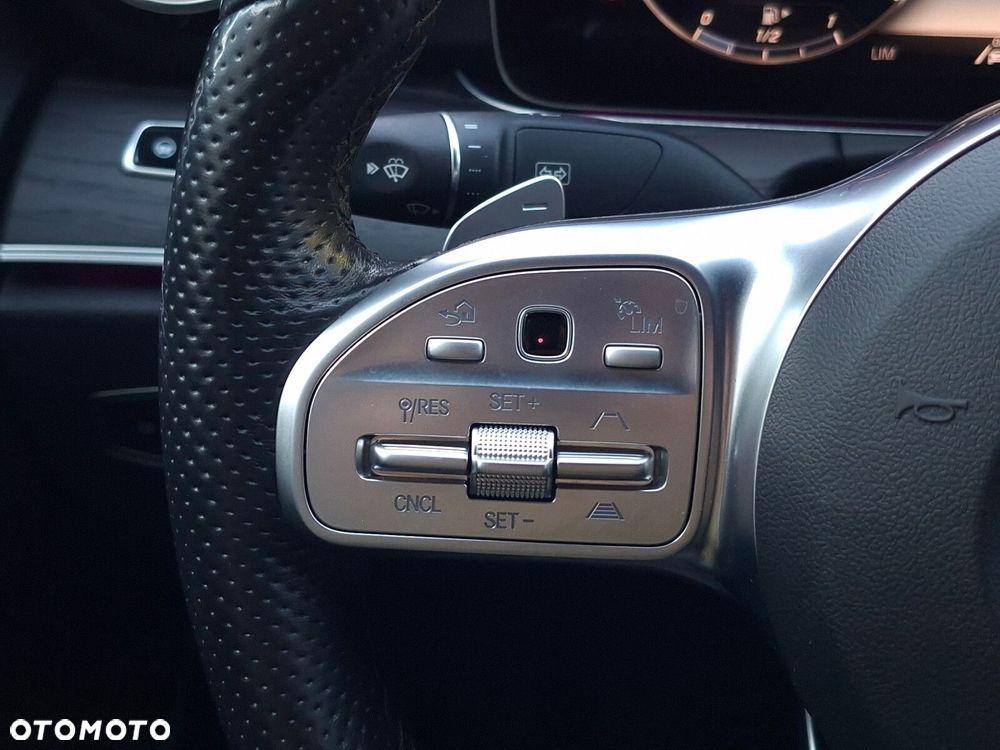 Mercedes-Benz Klasa E 220 d AMG - 18