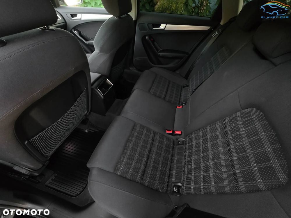 Audi A4 Avant 2.0 TDI DPF clean diesel quattro S tronic S line Sportpaket - 14