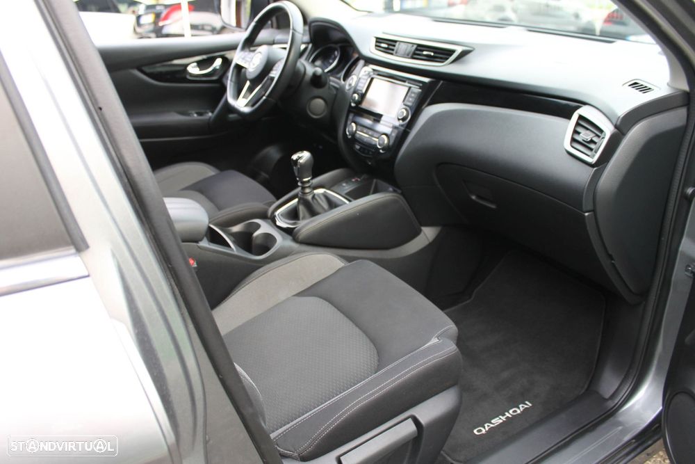 Nissan Qashqai 1.5 dCi N-Connecta J18+Led - 23