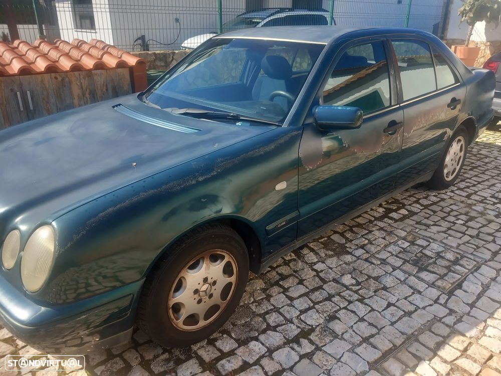 Mercedes-Benz E 220 - 1