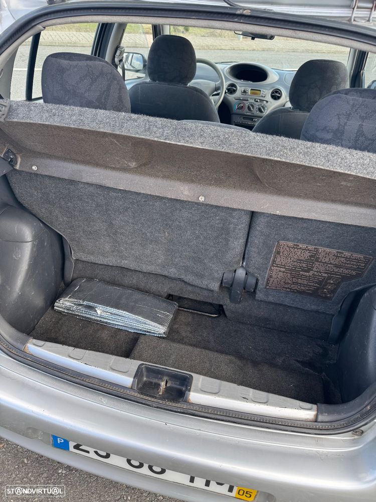 Toyota Yaris 1.4 D-4D Sol ABS - 8