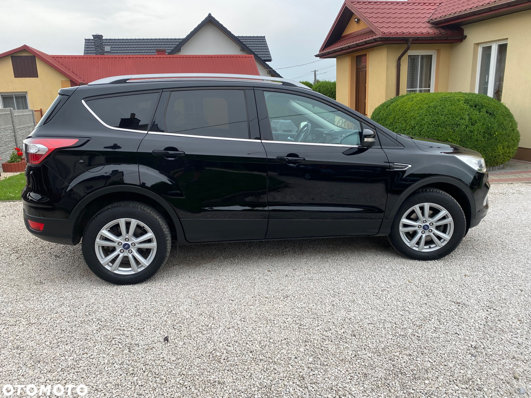 Ford Kuga 1.5 EcoBoost 2x4 Titanium - 3