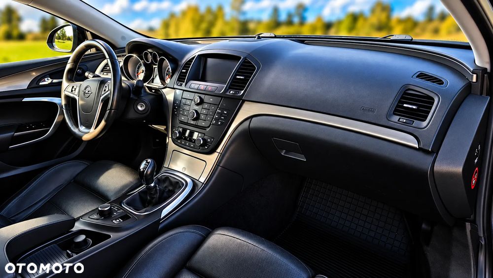 Opel Insignia - 11