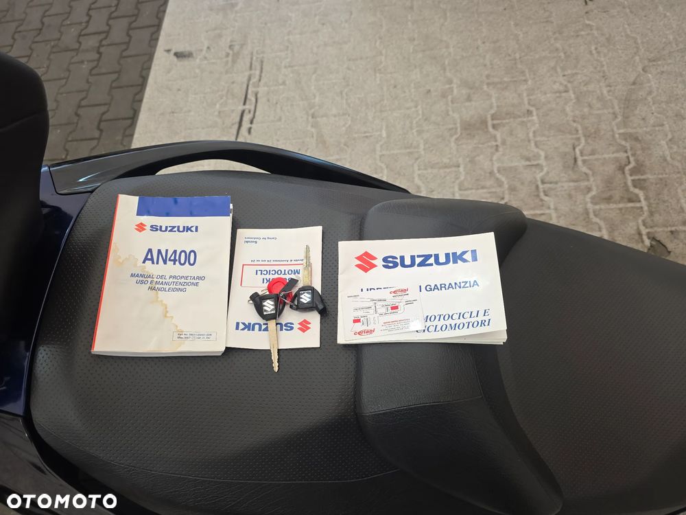 Suzuki Burgman - 23