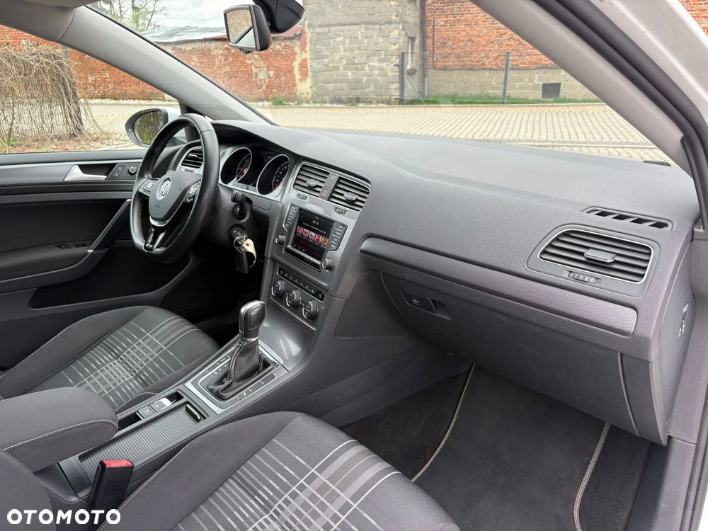 Volkswagen Golf 2.0 TDI DSG Sound - 13