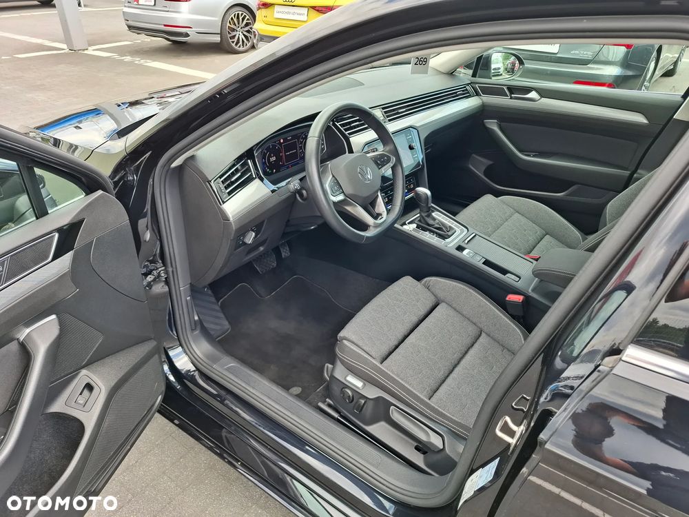 Volkswagen Passat Variant 2.0 TDI SCR Business DSG - 18