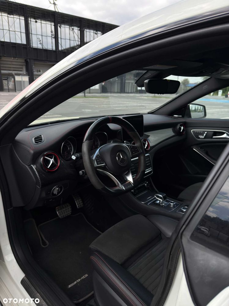 Mercedes-Benz CLA - 4