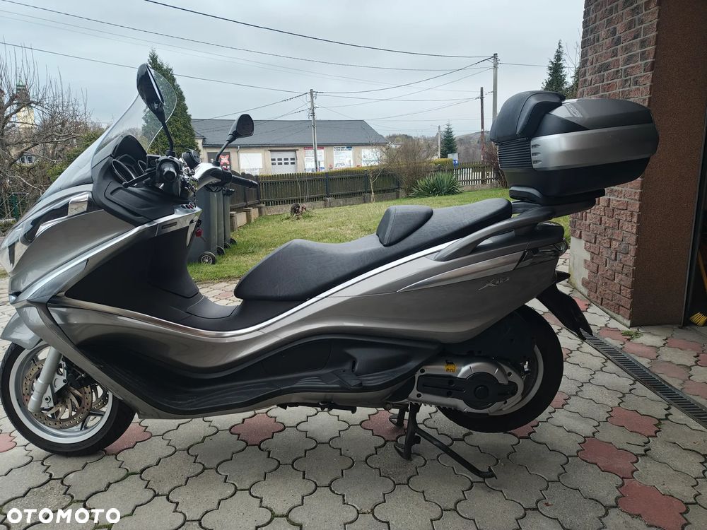 Piaggio X10 - 13
