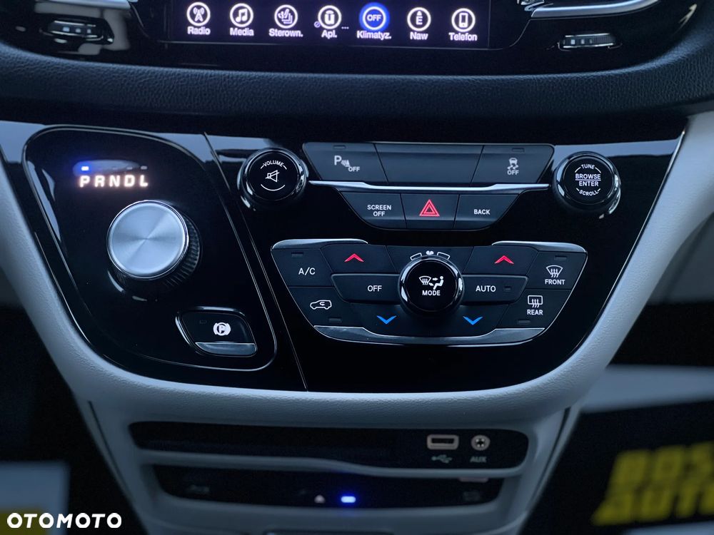 Chrysler Pacifica - 18