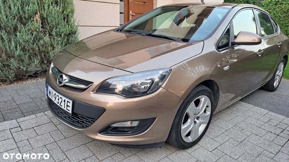 Opel Astra 1.6 Business - 1
