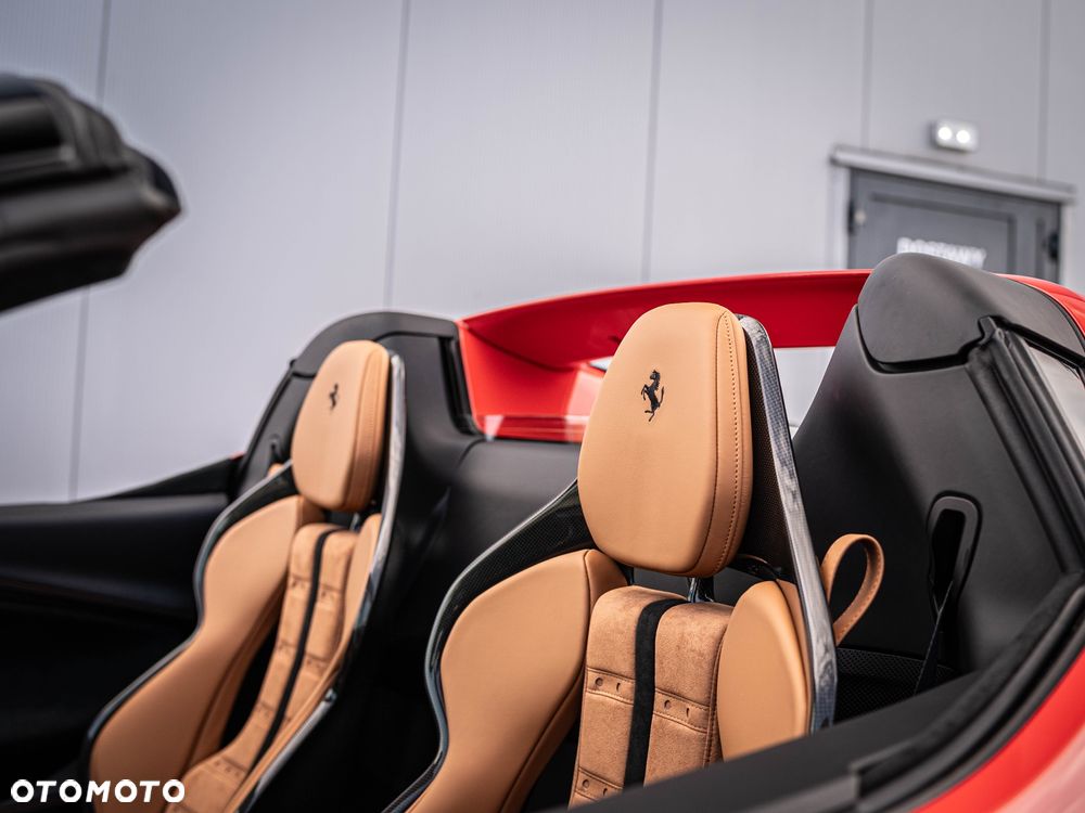 Ferrari 296 GTS - 25