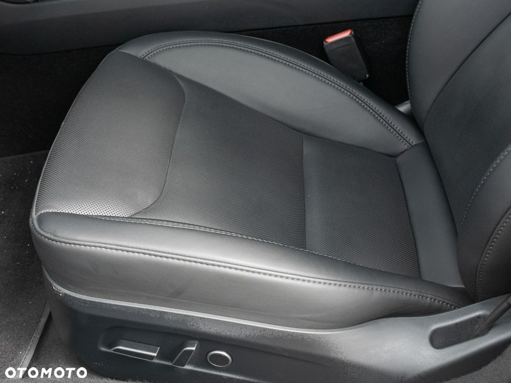 Tesla Model 3 - 11